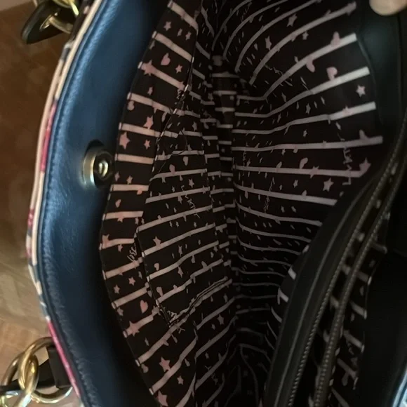 Sassy black & floral Betsey Johnson shoulder bag by Luv Betsey. Gently used. - Picture 7 of 11